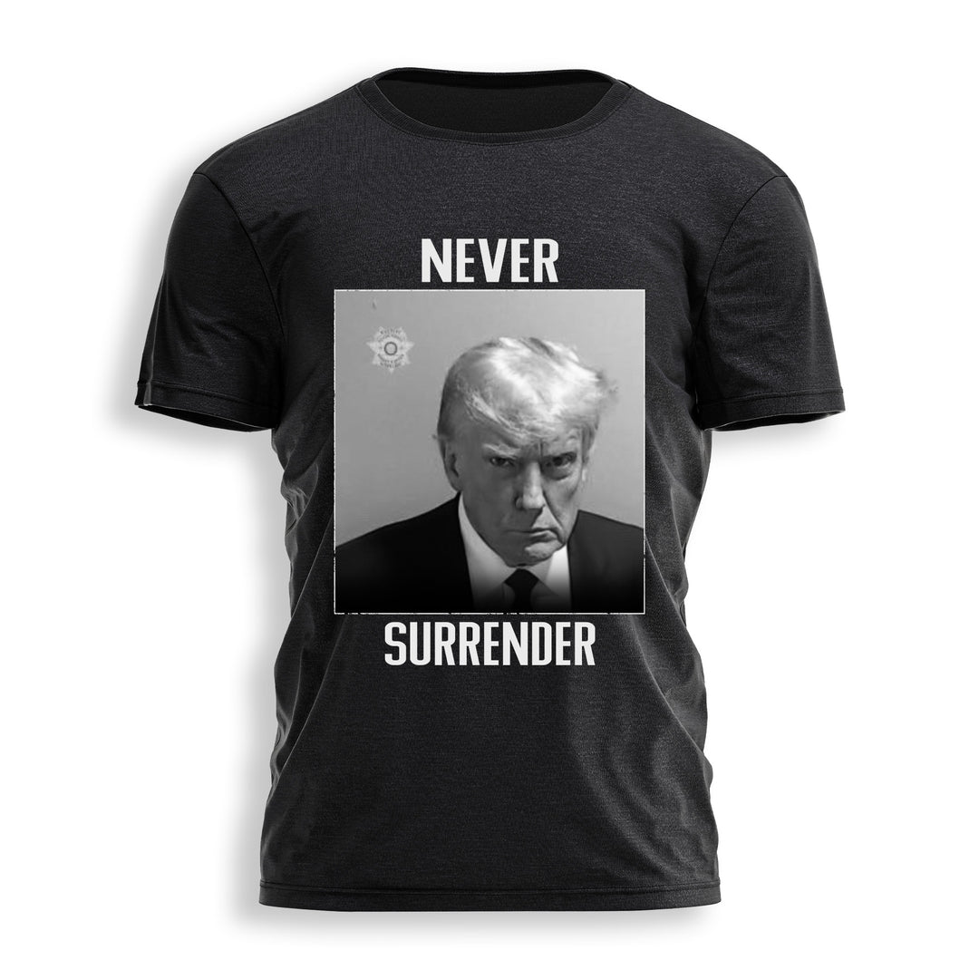 TRUMP_MUGSHOT NEVER SURRENDER Tee